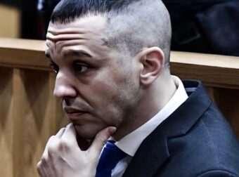 Η Εισαγγελέας ζητεί την απαλλαγή Κασιδιάρη και «Σπαρτιατών» για το αδίκημα της εξαπάτησης εκλογικού σώματος