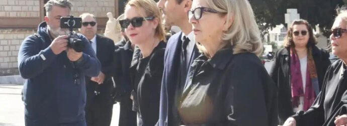 Συγκίνησε η Λένα Παπαληγούρα: «Ο πατέρας μου έφυγε κρατώντας το χέρι της συντρόφου του, η ανακουφιστική φροντίδα δεν είναι πολυτέλεια»