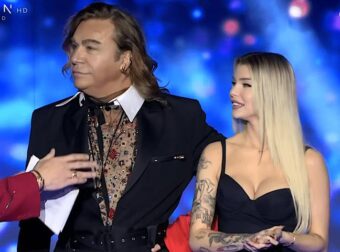 J2US: Νεκρό το σκυλάκι του Τρύφωνα Σαμαρά στις πρόβες του σόου του Νίκου Κοκλώνη