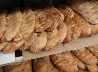 Ανακοινώθηκε: Αυτή είναι η τιμή της λαγάνας για φέτος – Τόσο θα την αγοράσεις από τον φούρνο