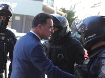 Άδωνις σε άνδρες της ΟΠΚΕ: «Σας λατρεύω, σας αγαπάω παραπάνω από ό,τι νομίζετε»