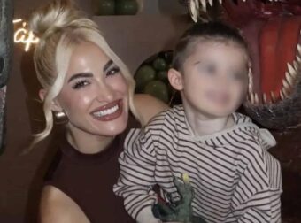 Ιωάννα Τούνη: Η ιδιαίτερη αποκριάτικη στολή που επέλεξε ο 3χρονος γιος της