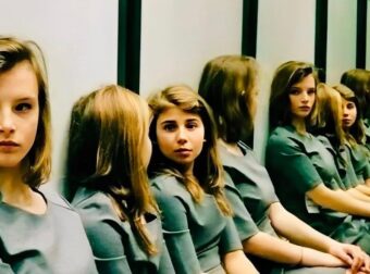 Πόσες κοπέλες βλέπετε σε αυτή την εικόνα;