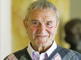 Ο Γιάννης Βογιατζής 100 ετών περιγράφει πώς έκοψε το τσιγάρο και τα μυστικά μακροζωίας του