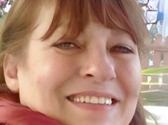 Πώς είναι σήμερα στα 67 η ηθοποιός και πρώτη σύζυγος του Στάθη Ψάλτη