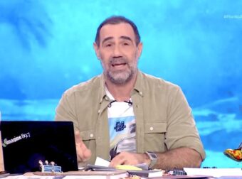 «Ο χαρταετός του Βορίδη, του Πλεύρη και του Άδωνι»: Άστραψε και βρόντηξε ο Αντώνης Κανάκης για τη γκάφα της ΕΡΤ