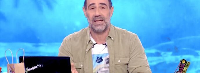 «Ο χαρταετός του Βορίδη, του Πλεύρη και του Άδωνι»: Άστραψε και βρόντηξε ο Αντώνης Κανάκης για τη γκάφα της ΕΡΤ