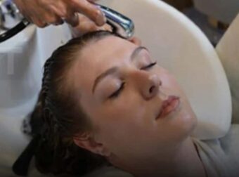 Όχι κάθε δύο ημέρες, ούτε κάθε τέσσερις: ένας δερματολόγος αποκαλύπτει την ιδανική συχνότητα για το λούσιμο των μαλλιών σας.