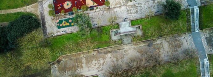 Όποιος προλάβει… Μικρό εγκαταλελειμμένο χωριό πωλείται ολόκληρο σε τιμή ΣΟΚ – Κοστίζει όσο ένα διαμέρισμα στην Αθήνα και έχει μέσα…