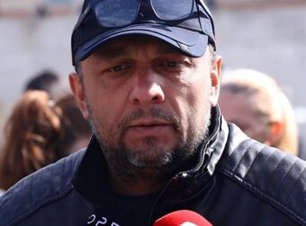 Στο Σύνταγμα ο Ρούτσι: «Δεν ανεχόμαστε πια την κοροϊδία – Θέλω να παρακαλέσω την ΕΛ.ΑΣ να μη χρησιμοποιήσει βία»