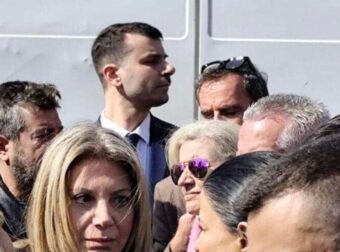 Τέμπη: Η Μαρία Καρυστιανού στο συλλαλητήριο στο Σύνταγμα