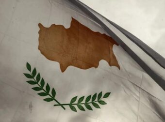 Η Κύπρος διαψεύδει ότι εκτοξεύτηκαν δύο πύραυλοι προς το νησί όπως είχε δηλώσει ο βρετανός υπουργός Αμυνας