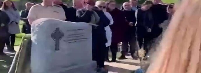«Βγάλτε με έξω, είναι σκοτεινά εδώ»: Άνδρας φώναζε από τον τάφο στην κηδεία του