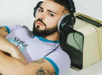 Ο Akylas, η εμφάνιση στον Άγιο Μαρίνο και η ανατροπή που ετοιμάζει για την Eurovision 2026