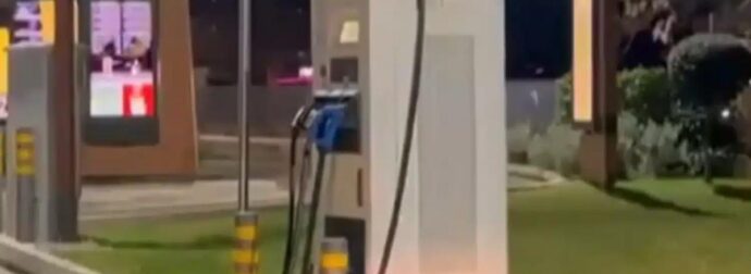 Μαρούσι: Πακιστανοί επιχείρησαν να κλέψουν σταθμό φόρτισης αυτοκινήτων και έπαθαν ηλεκτροπληξία