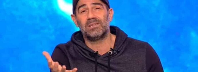 Ο Αντώνης Κανάκης αποκάλυψε το τέλος του «Ράδιο Αρβύλα»