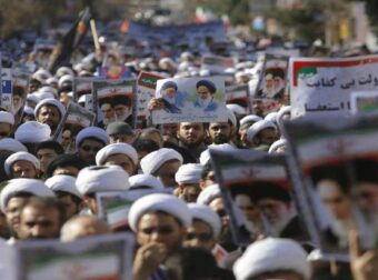 Ιρανός που ζει στην Αθήνα λέει πως πυρήνες φανατικών περιμένουν εντολές για να κάνουν κούγκι την Ελλάδα