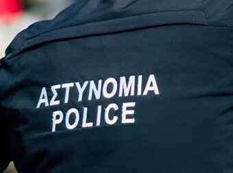 Νεκρή αστυνομικός μετά από πυροβολισμό μέσα στο σπίτι της