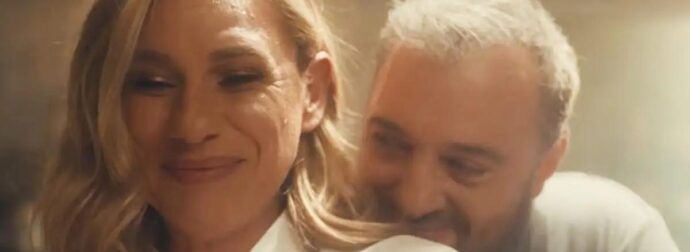 Η πασχαλινή διαφήμιση, η Κατερίνα Καραβάτου, ο Χρήστος Φερεντίνος, το κοκορέτσι και οι αντιδράσεις στα social media