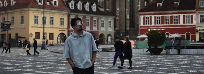 Αυτός είναι ο 25χρονος πεζός που σκοτώθηκε σε τροχαίο στη Θεσσαλονίκη: «Ο οδηγός έτρεχε, έκανε “8αρια” και σκότωσε τον γιο μου», λέει ο πατέρας του