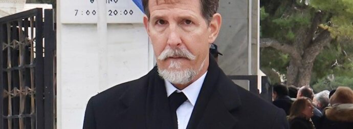 Παύλος Ντε Γκρες: Θα επισκεφθεί το Άγιον Όρος στο τέλος Μαρτίου