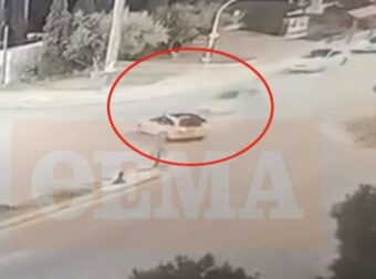 Σοκαριστικό βίντεο από το θανατηφόρο τροχαίο στη Βούλα, το ΙΧ χτυπά με ιλιγγιώδη ταχύτητα το ταξί της 58χρονης