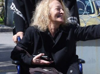 Συγκλονίζει η Λουκία Πιστιόλα για την αναπηρία της και το εμβόλιο του Covid