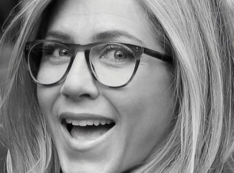 Πρεσβυωπία μετά τα 40: Γιατί αρχίζουμε να μην βλέπουμε καλά από κοντά – Τι λέει ο ειδικός