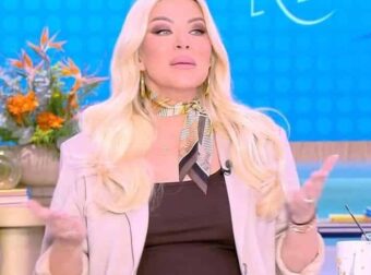 «Μόλις τη δω αλλάζω κανάλι!» – Η Κατερίνα Καινούργιου «καρφώνει» παρουσιάστρια του Σαββατοκύριακου