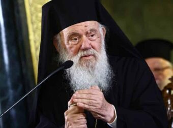 «Ιερά πυρά» κατά του υπουργείου Παιδείας για την αντικατάσταση των Θρησκευτικών