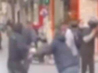 Κυψέλη: Σοκαριστικό βίντεο με άγρια συμπλοκή ανηλίκων – Τους χώρισαν περαστικοί
