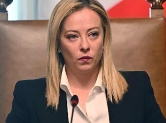 Μελόνι: «H Ιταλία μειώνει τους φόρους στα καύσιμα για τις επόμενες τρεις εβδομάδες»