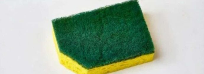 Γιατί πρέπει να κόβουμε μια γωνία από το σφουγγάρι των πιάτων