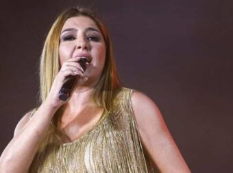 Στο νοσοκομείο η Έλενα Παπαρίζου – Ποια είναι η κατάσταση της υγείας της