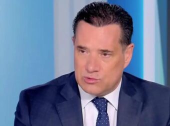 Γεωργιάδης: «Κακώς έβαλα το κράκερ στο στόμα μου, ήταν αυτός λόγος η άλλη να σε τραβάει βίντεο»