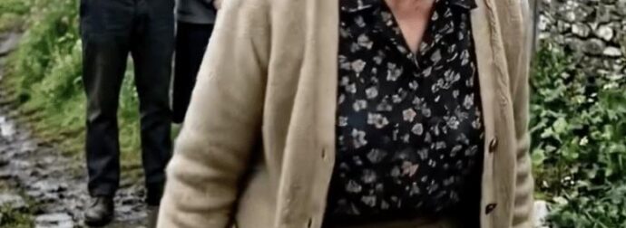 Πέταξε την μητέρα του έξω από το σπίτι… χωρίς να φαντάζεται ότι έκρυβε 1,7 εκατομμύρια και το μεγαλύτερο μάθημα της ζωής του…