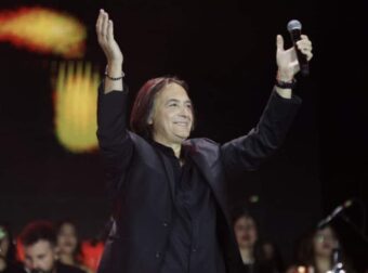 Γιάννης Κότσιρας: Με ανάρτηση του ζητά «μη μου στέλνετε τραγούδια που έχουν γραφτεί μέσω AI»