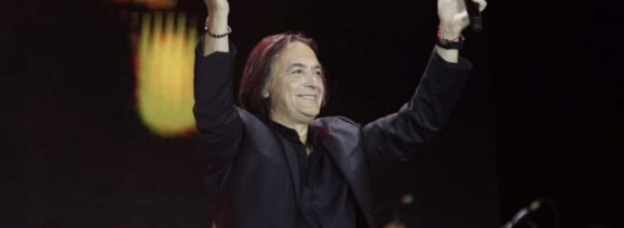 Γιάννης Κότσιρας: Με ανάρτηση του ζητά «μη μου στέλνετε τραγούδια που έχουν γραφτεί μέσω AI»