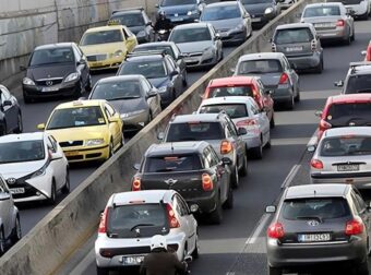 Οδηγός «επιβίωσης» με τα ακριβά καύσιμα, τι προτείνει ο ΔΟΕ