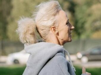 Ξεχάστε Pilates και γιόγκα: Αυτή η δραστηριότητα χαρίζει ευλυγισία σε ώριμες ηλικίες