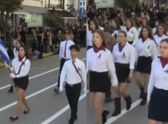 25η Μαρτίου: Παιδιά στον Πύργο παρήλασαν με μαύρες κορδέλες για ένα λόγο που «ραγίζει καρδιές»