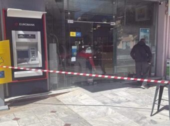 Συγκλονίζει περιγραφή αυτόπτη μάρτυρα για την ληστεία στα ΕΛΤΑ στο Λουτράκι – «Μου κόλλησε το καλάσνικοφ και μου είπε..»