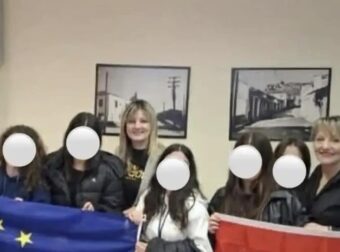 Ελασσόνα: Αντιδήμαρχος φωτογραφήθηκε με τη σημαία του Κεμάλ Ατατούρκ στο Δημαρχείο