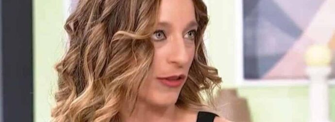 Μαρία Μενεγάκη: «Χρησιμοποιώ το επώνυμό μου για να κλείσω τραπέζια, περιμένουν την Ελένη και απογοητεύονται»