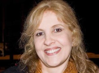 Ελένη Ζιώγα: «Με τον σύζυγό μου παντρευτήκαμε στα 17, τελειώσαμε μαζί το σχολείο ενώ ήμασταν παντρεμένοι»