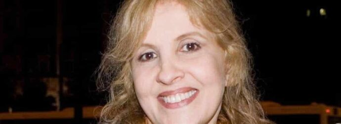 Ελένη Ζιώγα: «Με τον σύζυγό μου παντρευτήκαμε στα 17, τελειώσαμε μαζί το σχολείο ενώ ήμασταν παντρεμένοι»