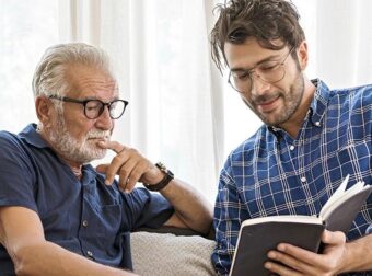 Μέχρι ποια ηλικία οι γονείς πρέπει να στηρίζουν οικονομικά τα παιδιά τους;