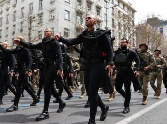 Η Άγκυρα ενοχλήθηκε και για την παρέλαση της 25ης Μαρτίου – Διπλωματικές πηγές: «Απαράδεκτα συνθήματα»