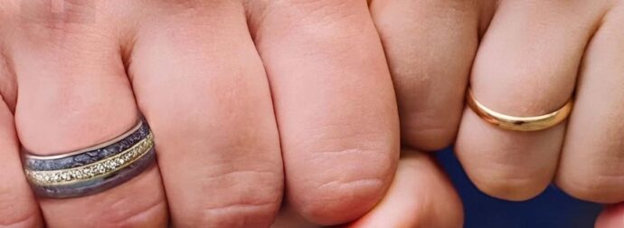 Τι σημαίνει να φοράς δαχτυλίδι στο δεξί χέρι