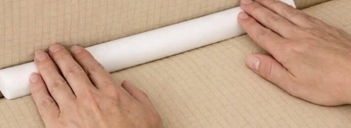 Πώς να βάλετε τα ριχτάρια στον καναπέ για να μην γλιστράνε